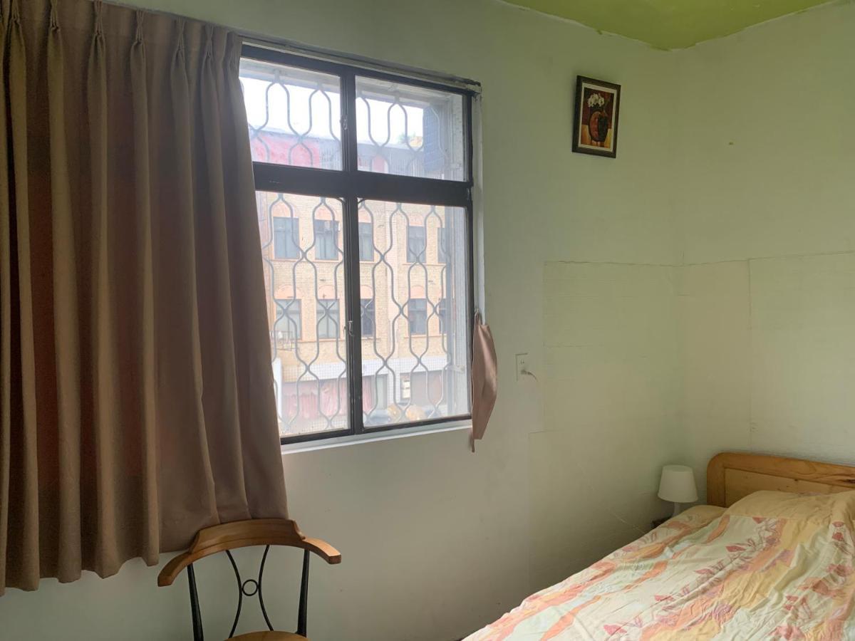 淡水老街歡樂便利民宿 Tamsui Buitenkant foto
